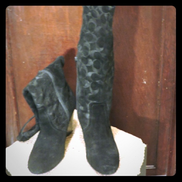 Comfortable Wedge Heel Boots - Picture 1 of 2